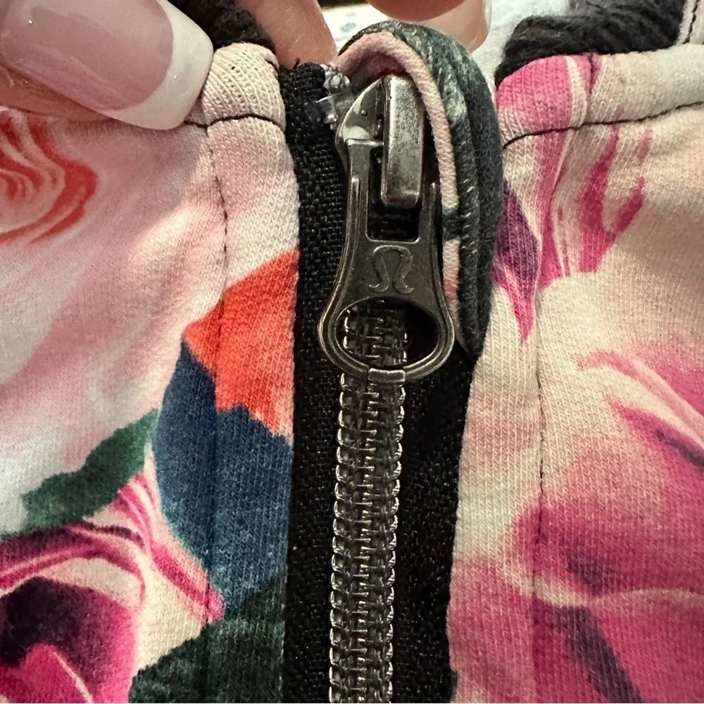 Lululemon Scuba Hoodie II Oversized Floral Rose Print Full Zip Size 6 ⭐️Rare⭐️